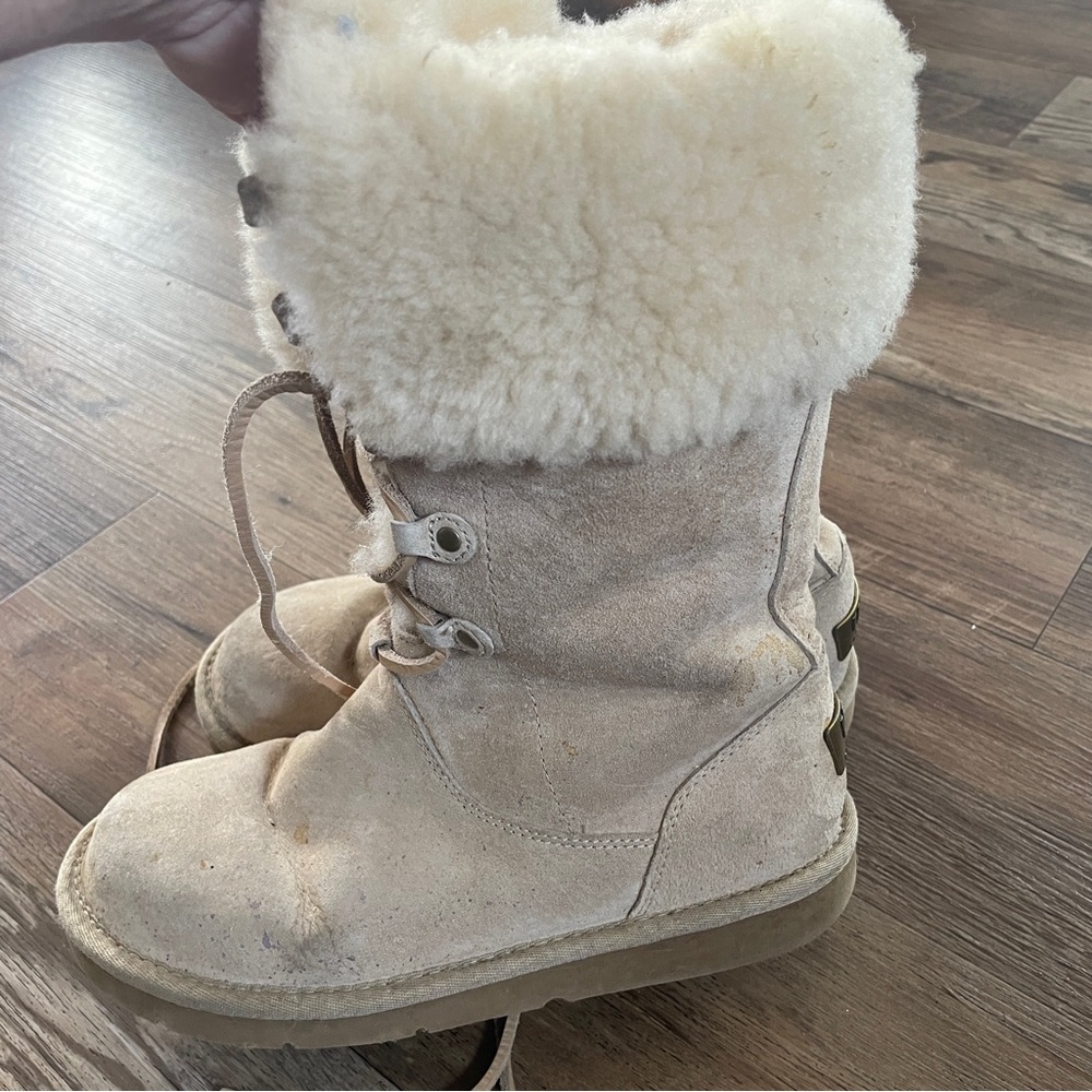 Uggs Montclair lace up boots 6 - Picture 4 of 13